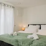 아파트 Bessa Homes Deluxe 6 Personen Klima Garten King Size Betten 프라일라싱
