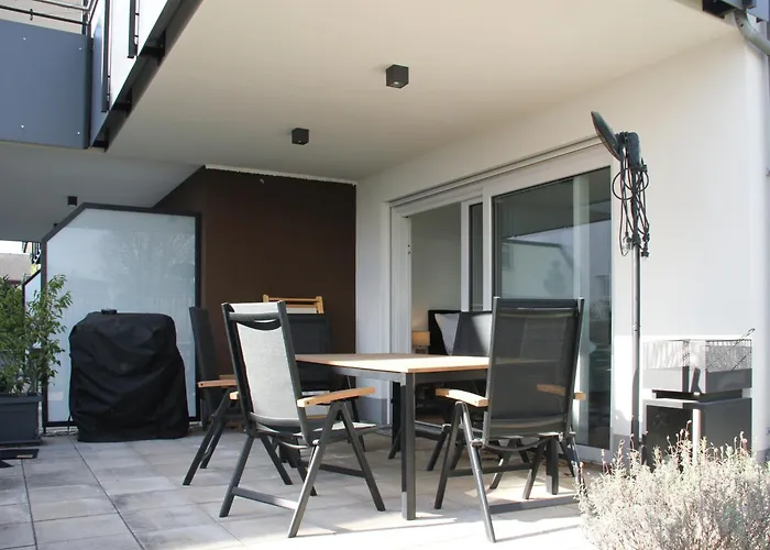 Bessa Homes Deluxe 6 Personen Klima Garten King Size Betten *
