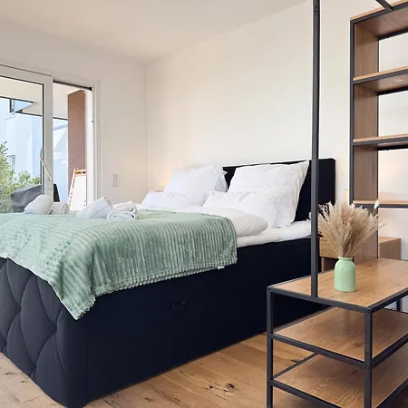 Apartment Neu! Bessa Homes Deluxe 6 Personen Klima Garten King Size Betten