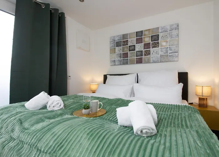 Bessa Homes Deluxe 6 Personen Klima Garten King Size Betten Apartament *